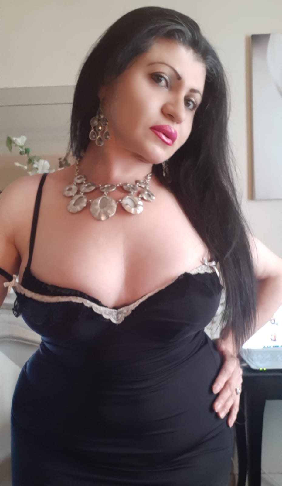 Ruth sexy Female,Tall,71-75kg,Thai,Groups/Paties