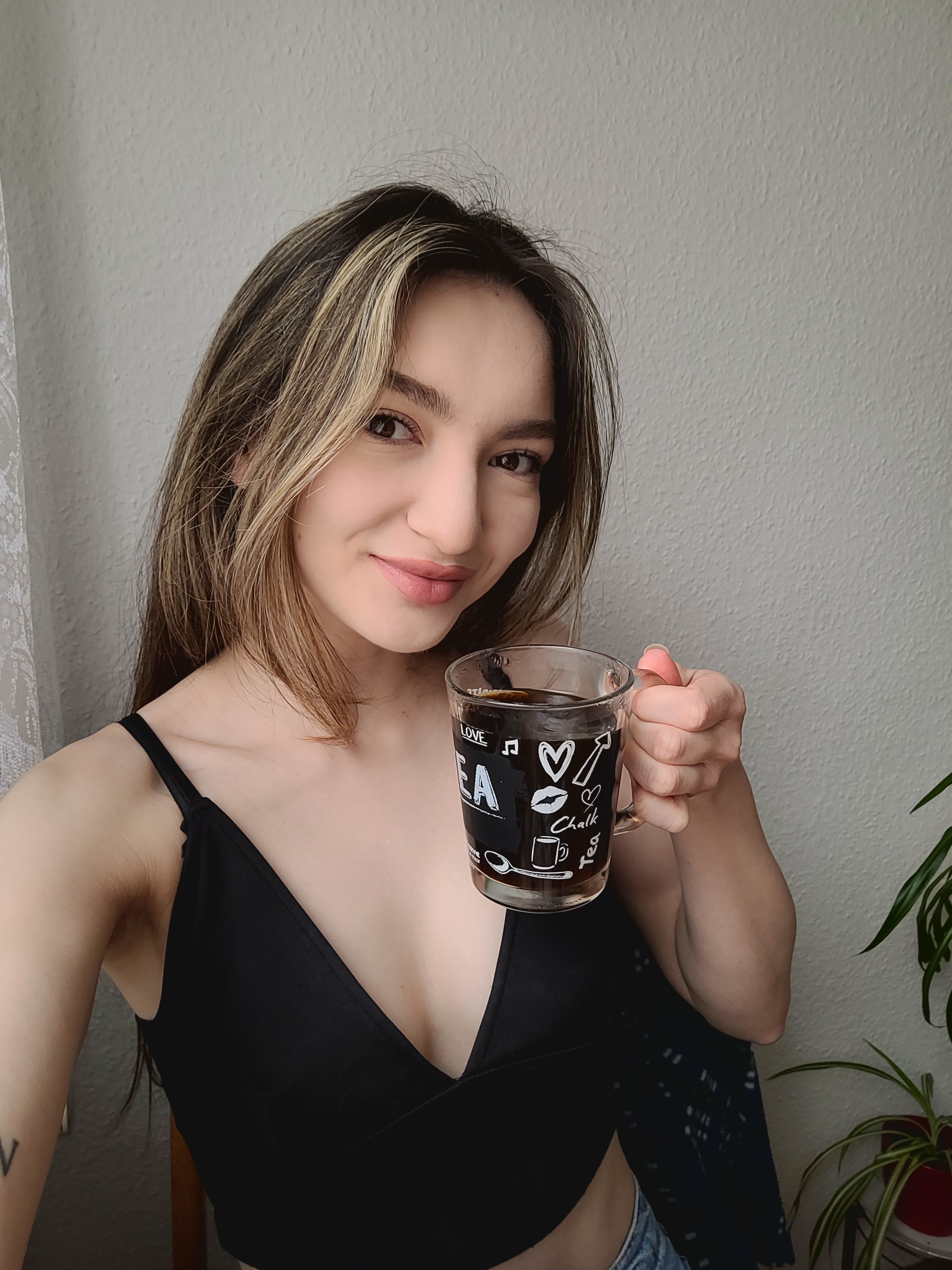 NEWBABE1Miya 5'3 or under(160cm),Bisexual,Tall,Blonde,Black