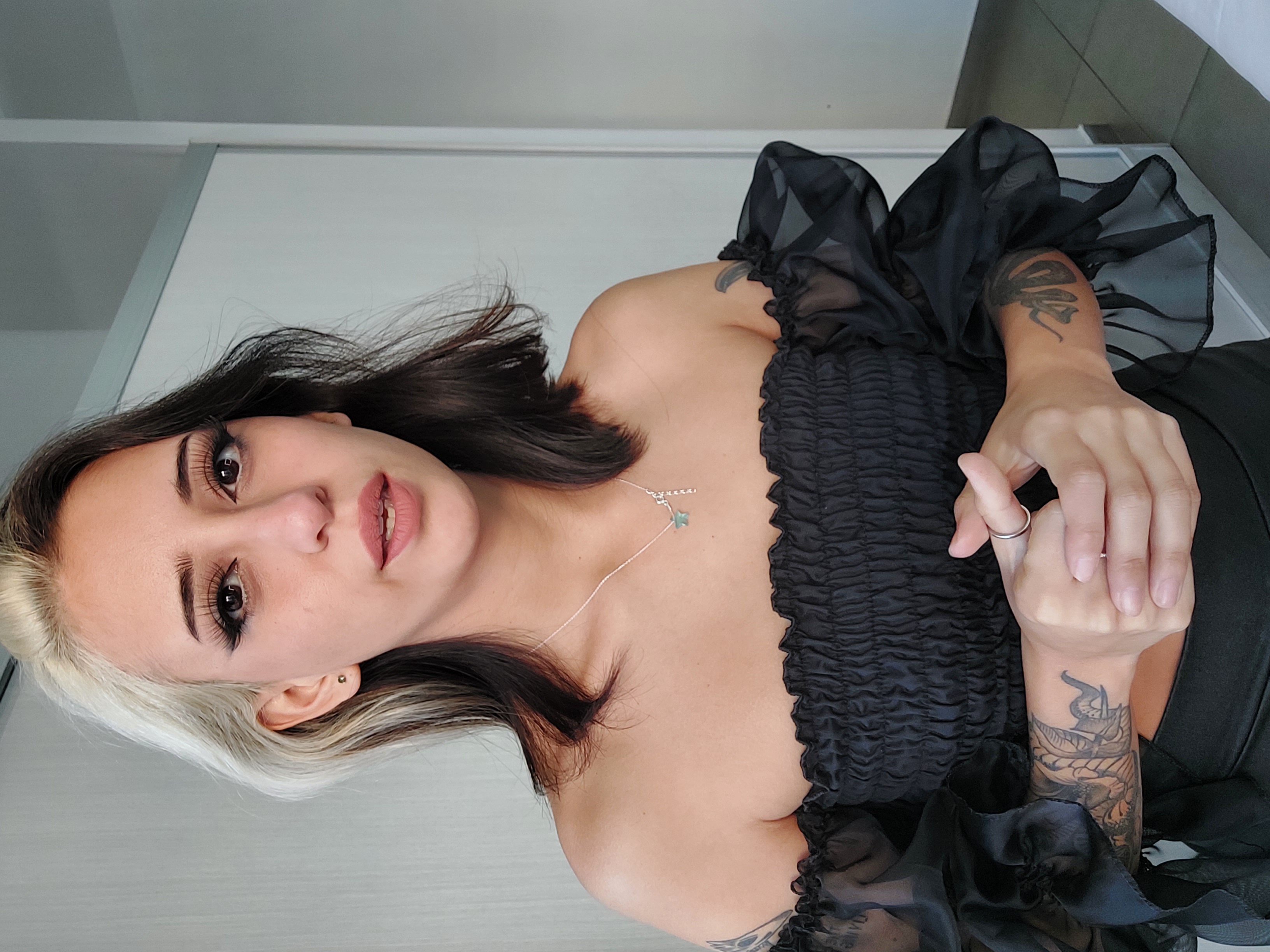 SLUTQueena1 Female,5'3 or under(160cm),Hazel,41-45kg,Aussie